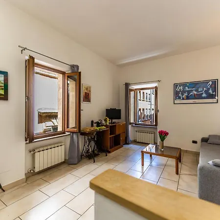 Terrazza Dei Sarti Central Penthouse 6 Beds & More Apartment Volterra