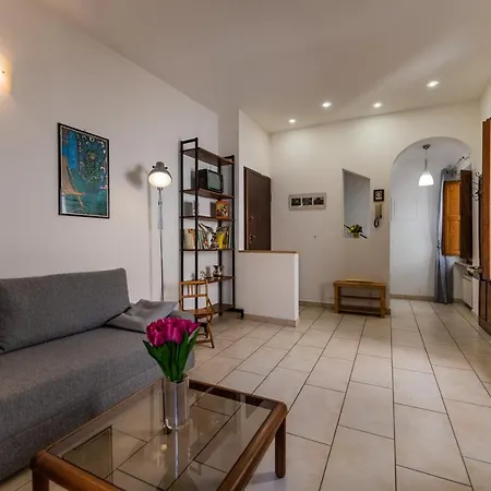 Apartment Terrazza Dei Sarti Central Penthouse 6 Beds & More Volterra
