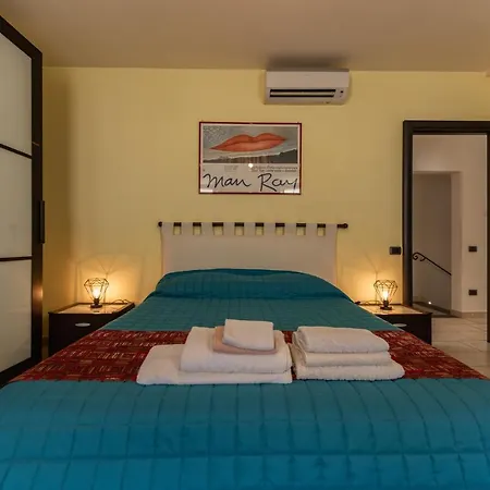 Terrazza Dei Sarti Central Penthouse 6 Beds & More Apartment