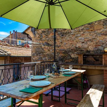 Terrazza Dei Sarti Central Penthouse 6 Beds & More Apartment Volterra